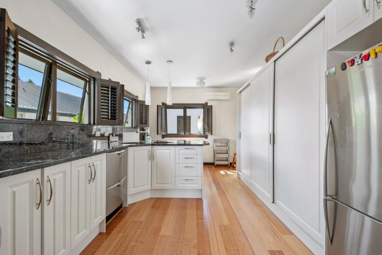 Lakefront Villa - Waitahanui Holiday Home Экстерьер фото